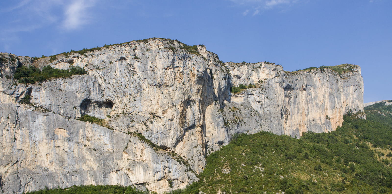 Falaise d'Ansage dans le Vercors, haut lieu d'escalade - Top des spots nature de la Drôme