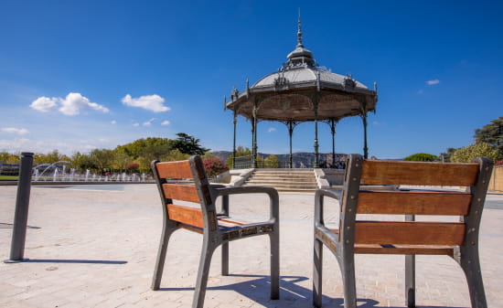 Le Kiosque Peynet à Valence, Ville-Préfecture de la Drôme