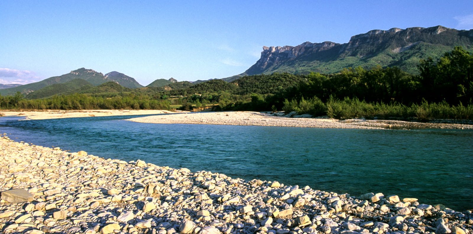 Rivière Drôme avec les Trois Becs - La Drôme destination vélo
