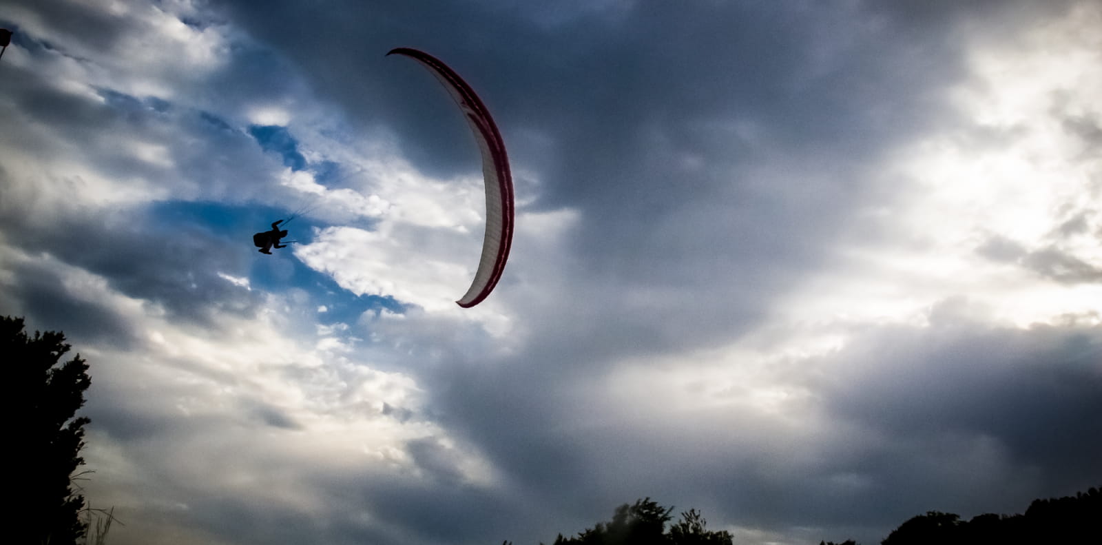 Parapente au col des Limouches ou à Séderon - Top des spots nature de la Drôme