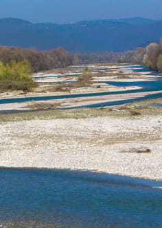 paysage de la reserve naturelle des Ramières ur la rivière Drôme