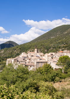 Village perché de Venterol en Drôme provençale