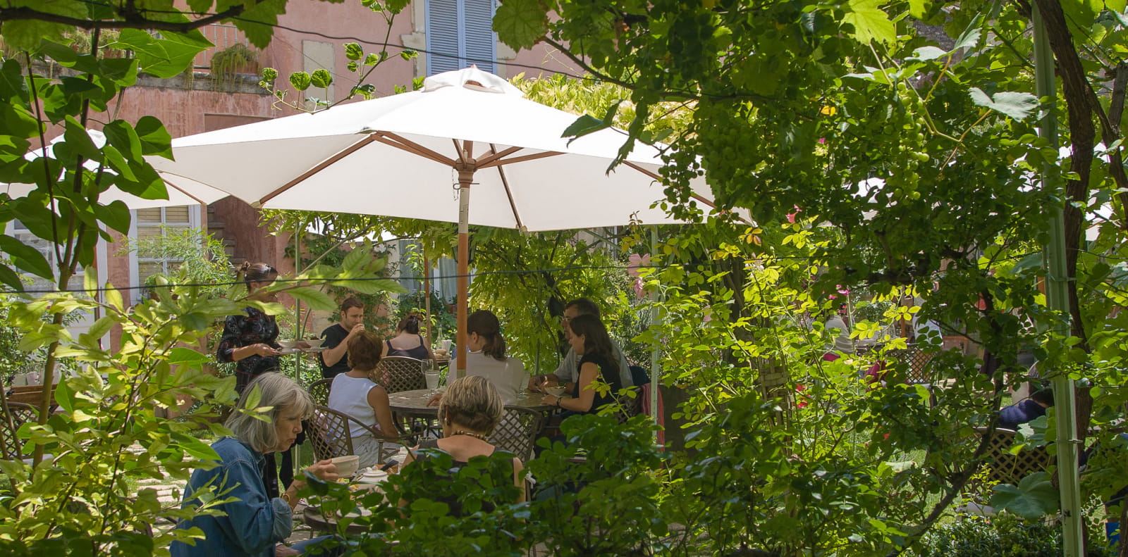 terrasse ombragee restaurant drome