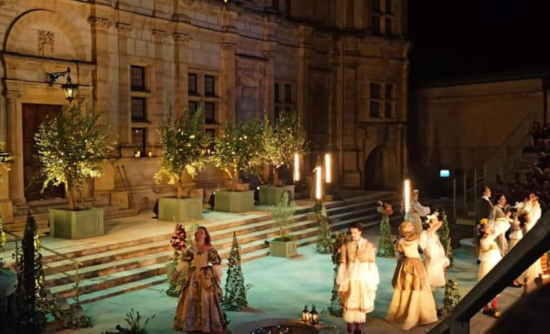 Les Fâcheux de Molière aux Fêtes Nocturnes de Grignan dans la Drôme