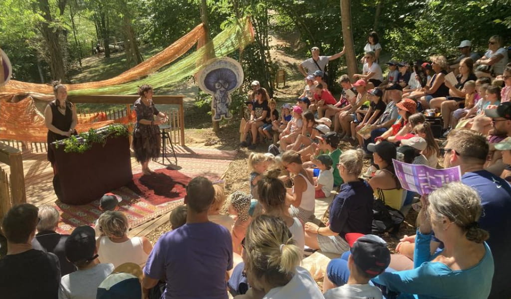 Théâtre de la forêt de Champos parc d'attraction nature